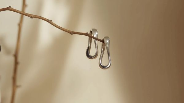 Le confort ultime des boucles d'oreilles à clip moderne